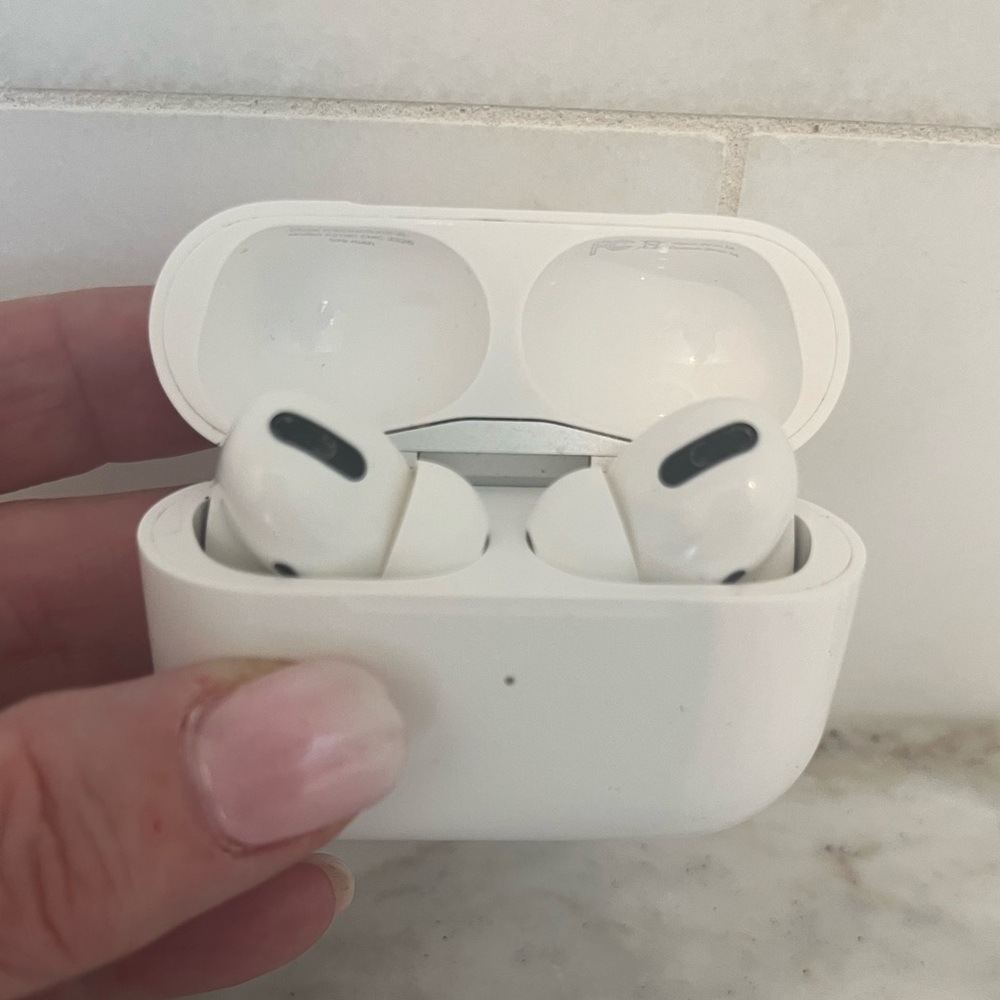 Air Pods Generation 2 - Pristine condition